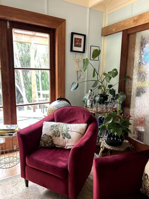 Oakura Pond Cottage - A Unique Kiwi Holiday Bach 외부 사진